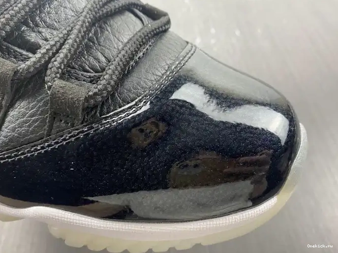 One Kick Air Low Jordan Retro 72-10 11 AV2187-001 0619